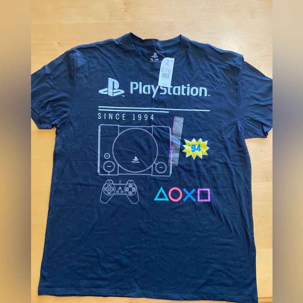 Men’s PlayStation black 1994 t-shirt